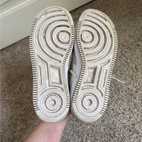 Nike Air Force 1 Shadow SE Pixel Swoosh in the Barely Green woman’s Size 9 - Picture 4 of 7